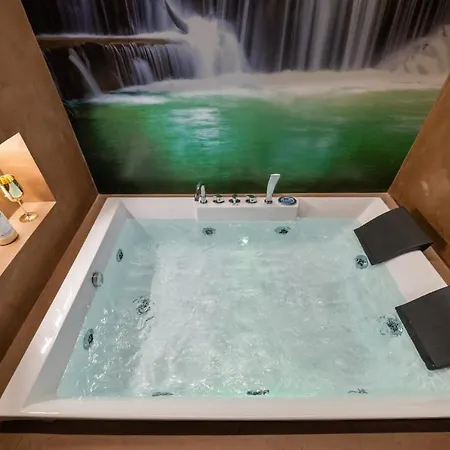 Luxury Ξενοδοχείο *